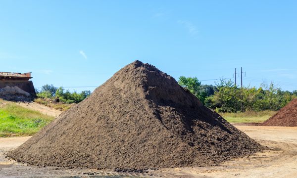 Black Dirt Delivery in Leland