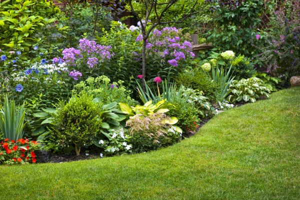 Flower Bed Service in Leland