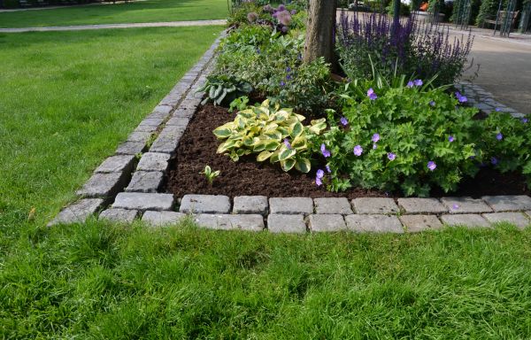 Flower Bed Mulching in Leland